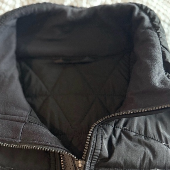 lululemon athletica Midnight Black Quilted Vest - Picture 2 of 3